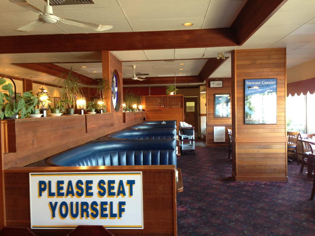 Moby Dick Inn Prince Rupert Exteriér fotografie